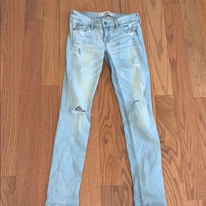 Women’s Ripped Jegging Jeans